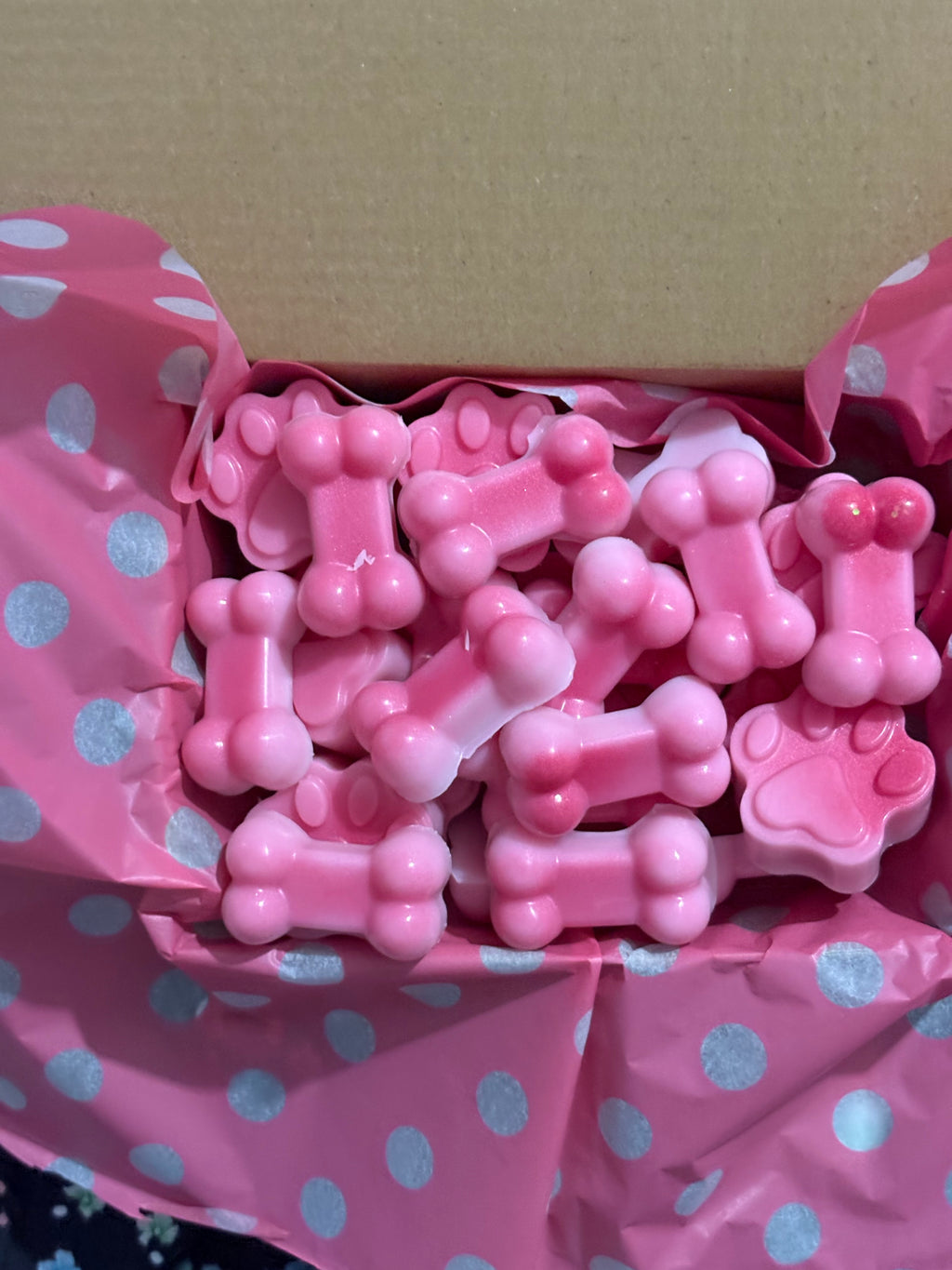 The dog and bone collection in the fragrance of marshmallow & candyfloss