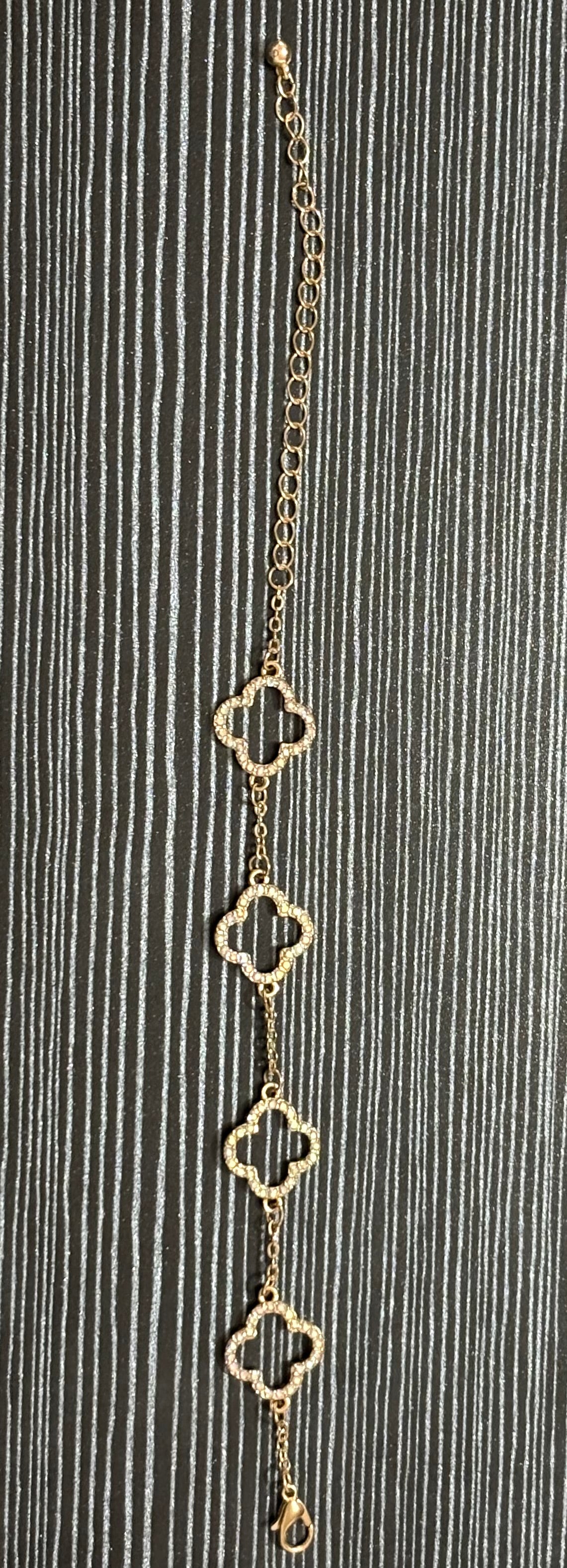 The flower bracelet