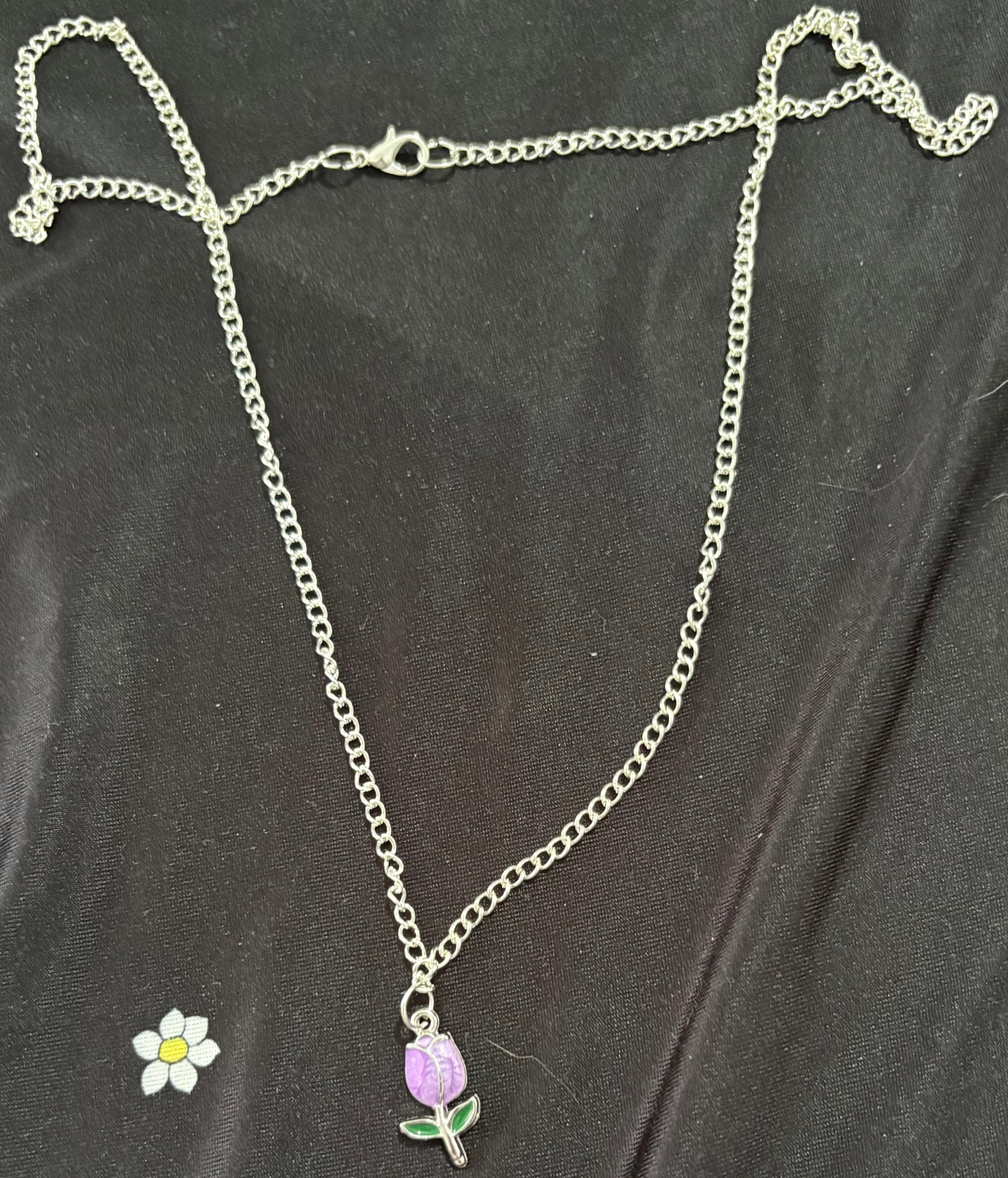 The lilac rose necklace