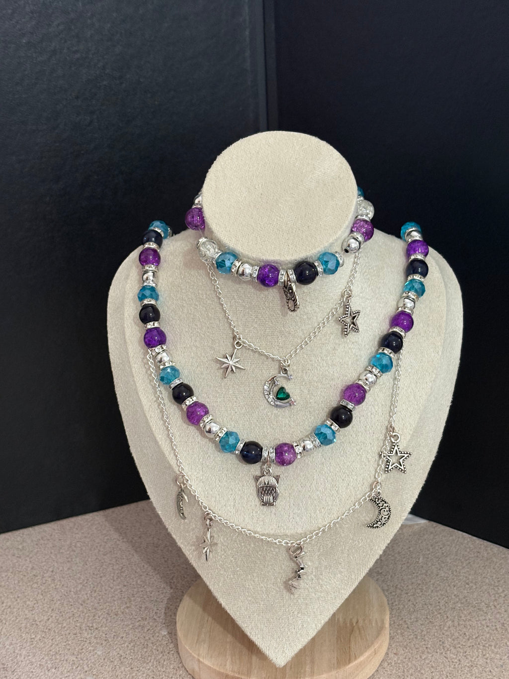 The night owl jewellery set