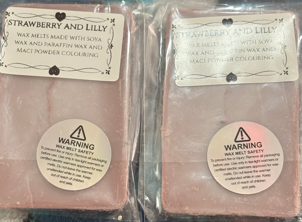 2x medium chocolate bar wax melts in the fragrance of strawberry & Lilly