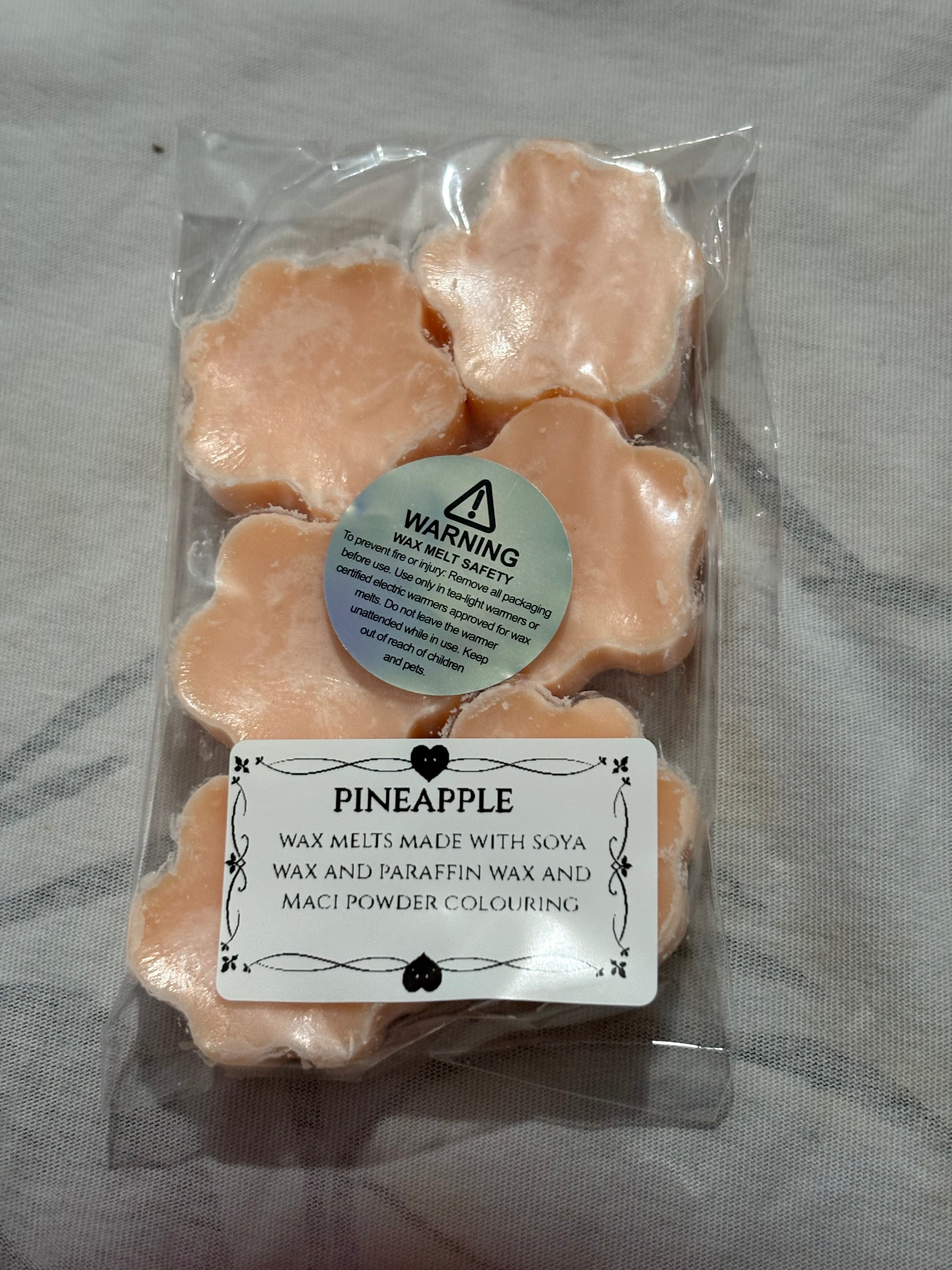 6x pineapple paw prints wax melts