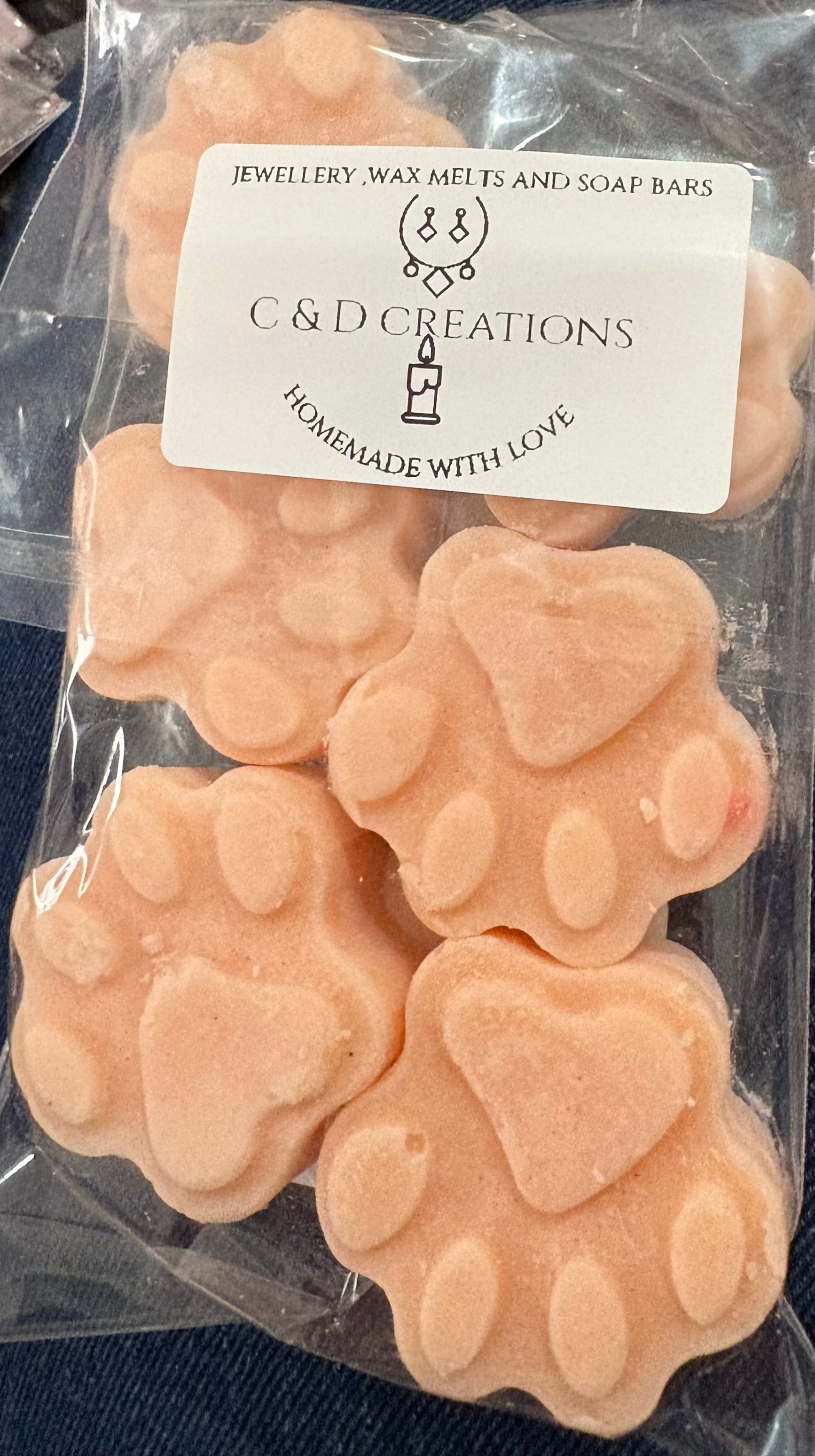 6x pineapple paw prints wax melts