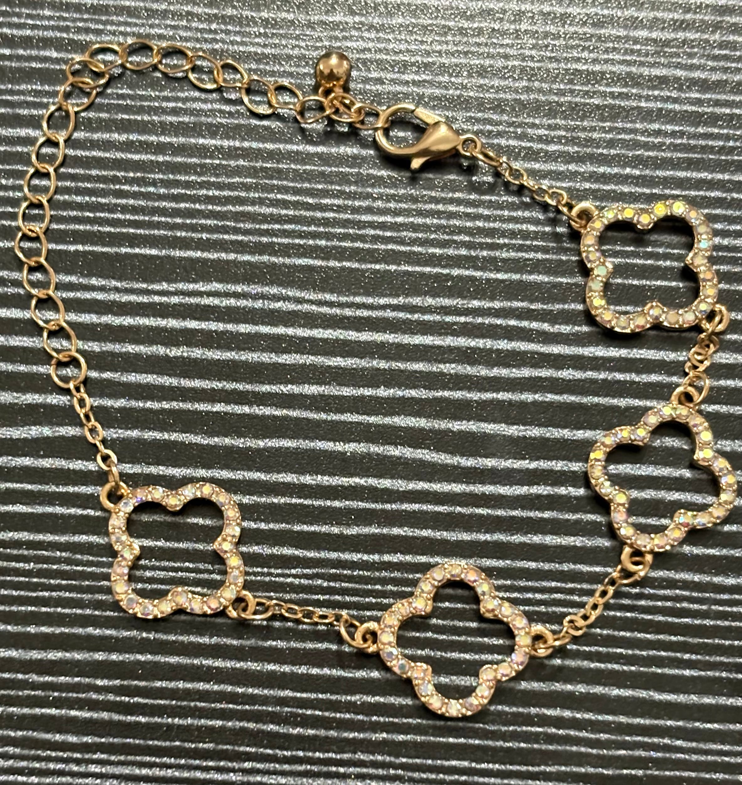 The flower bracelet